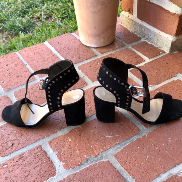๐๐ฅ๐ฅMax Studio!! Black Microsuede Sandals - Sz 8M - Excellent Condition! - Picture 8 of 15